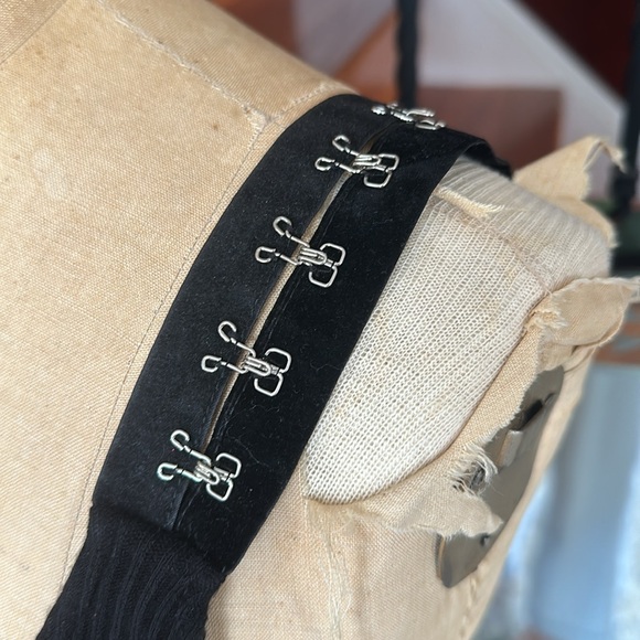 UO Cropped Tank - Picture 3 of 5